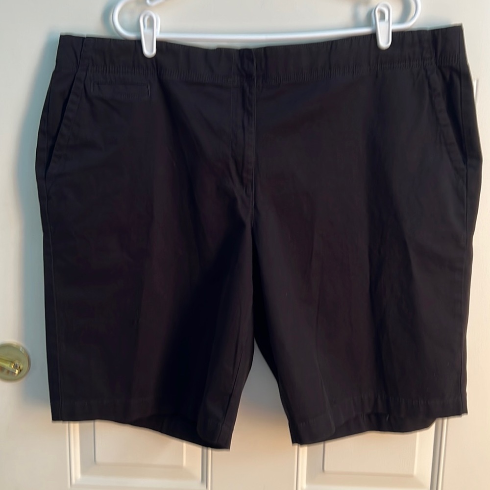 Charter Club Women’s Black Shorts.  20W